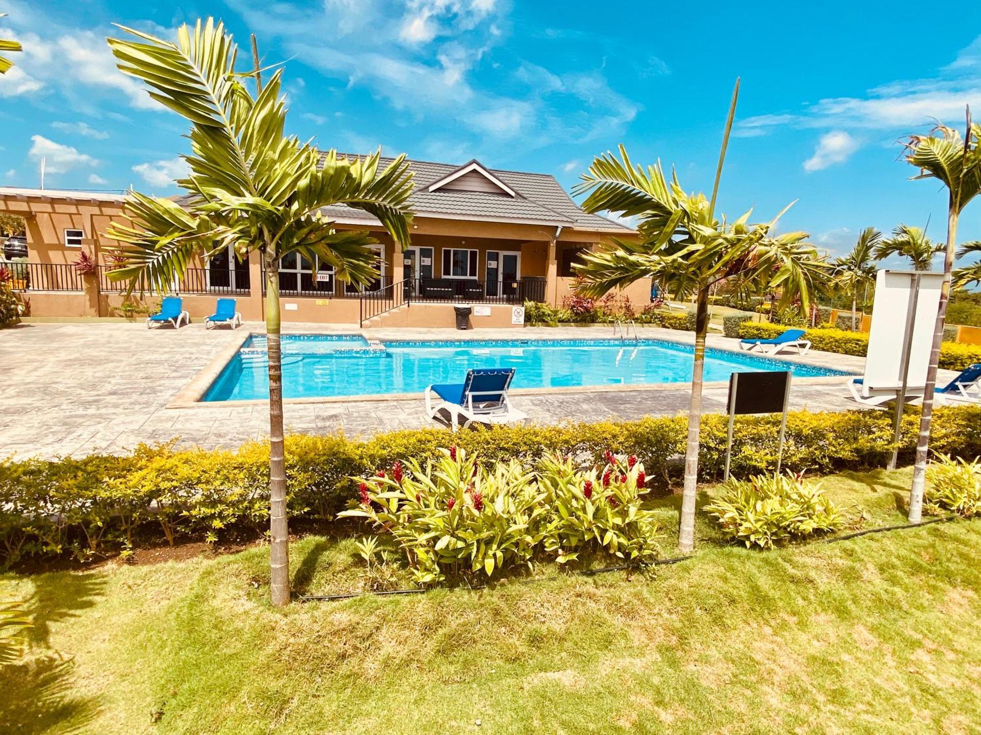 Jhadano 3Br Pool & Gym Shuttle Gated Villa Florence Hall Exterior photo