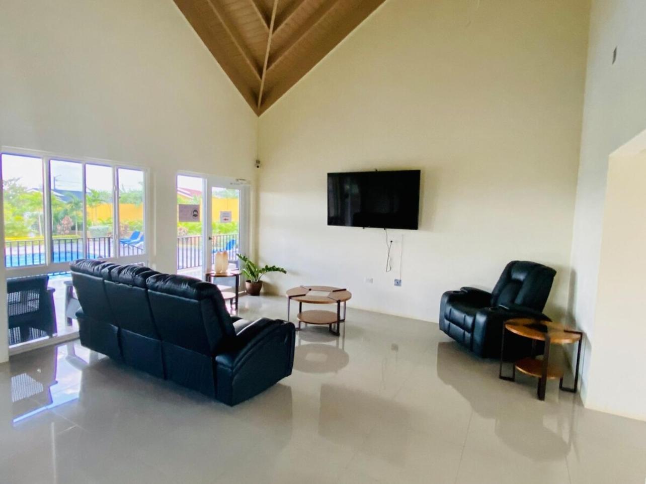 Jhadano 3Br Pool & Gym Shuttle Gated Villa Florence Hall Exterior photo